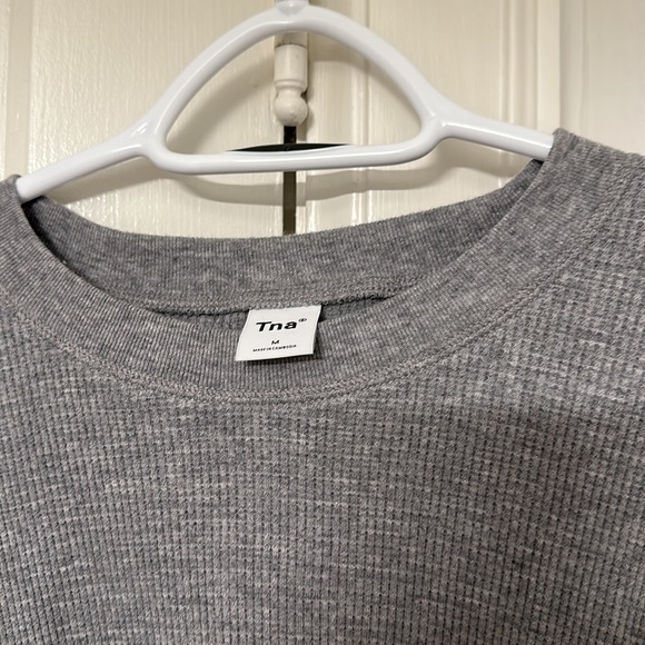 TNA women’s Medium waffle tshirt - Picture 3 of 3